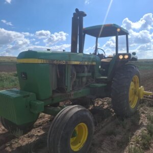 Alternative view of John Deere 4440 Trekker / Tractor