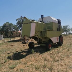 Alternative view of Claas Dominator 66 Stroper / Combine Harvester