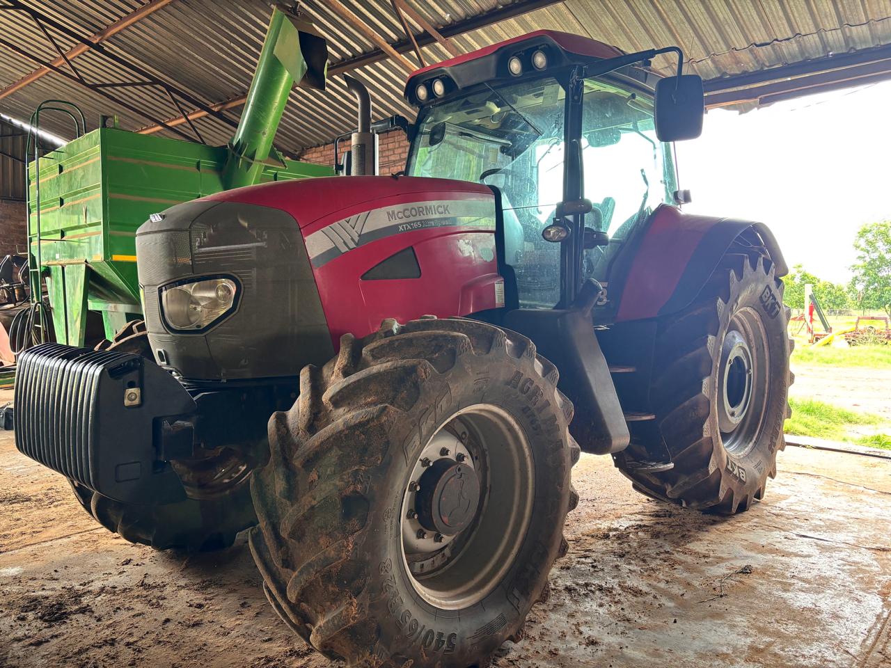 McCormick XTX 165 Trekker / Tractor
