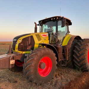 Claas Axion 870 4x4 Trekker / Tractor