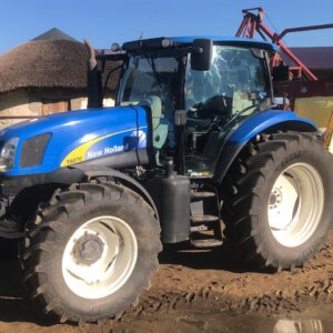 Alternative view of New Holland T6070 Trekker / Tractor