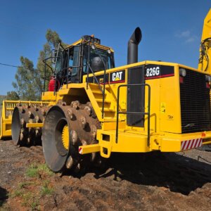 Alternative view of CAT 826G Landfill Compactor / Vullisvulkoompakteerder