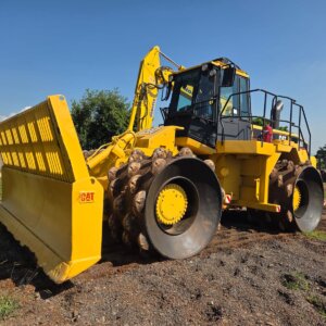 CAT 826G Landfill Compactor / Vullisvulkoompakteerder