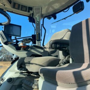 Alternative view of Claas Axion 950 Trekker / Tractor