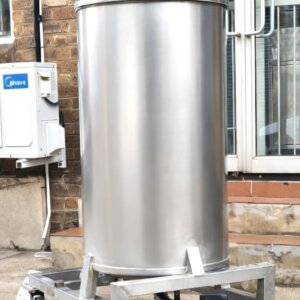 250L Tank on Wheels with Lid / Tenk op Wiele met Deksel