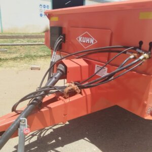 Alternative view of Kuhn Prospread 1140 Spreader / Strooier