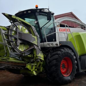 Claas Jaguar 950 with Orbis 600 Tafel / Table