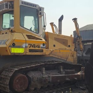 Liebherr 744 Dozer / Stootskraper