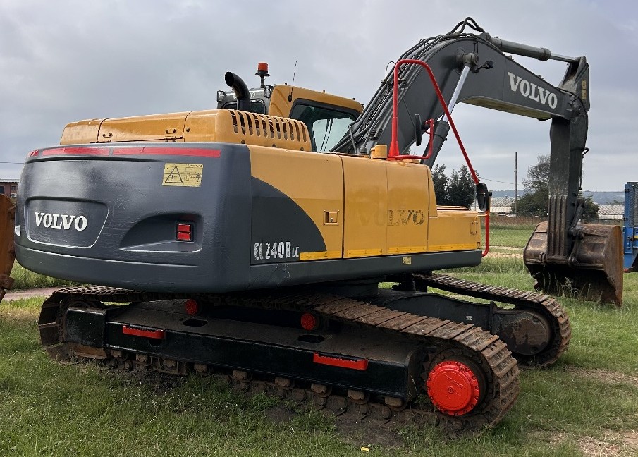 Volvo EC240BLC Excavator / Graafmasjien
