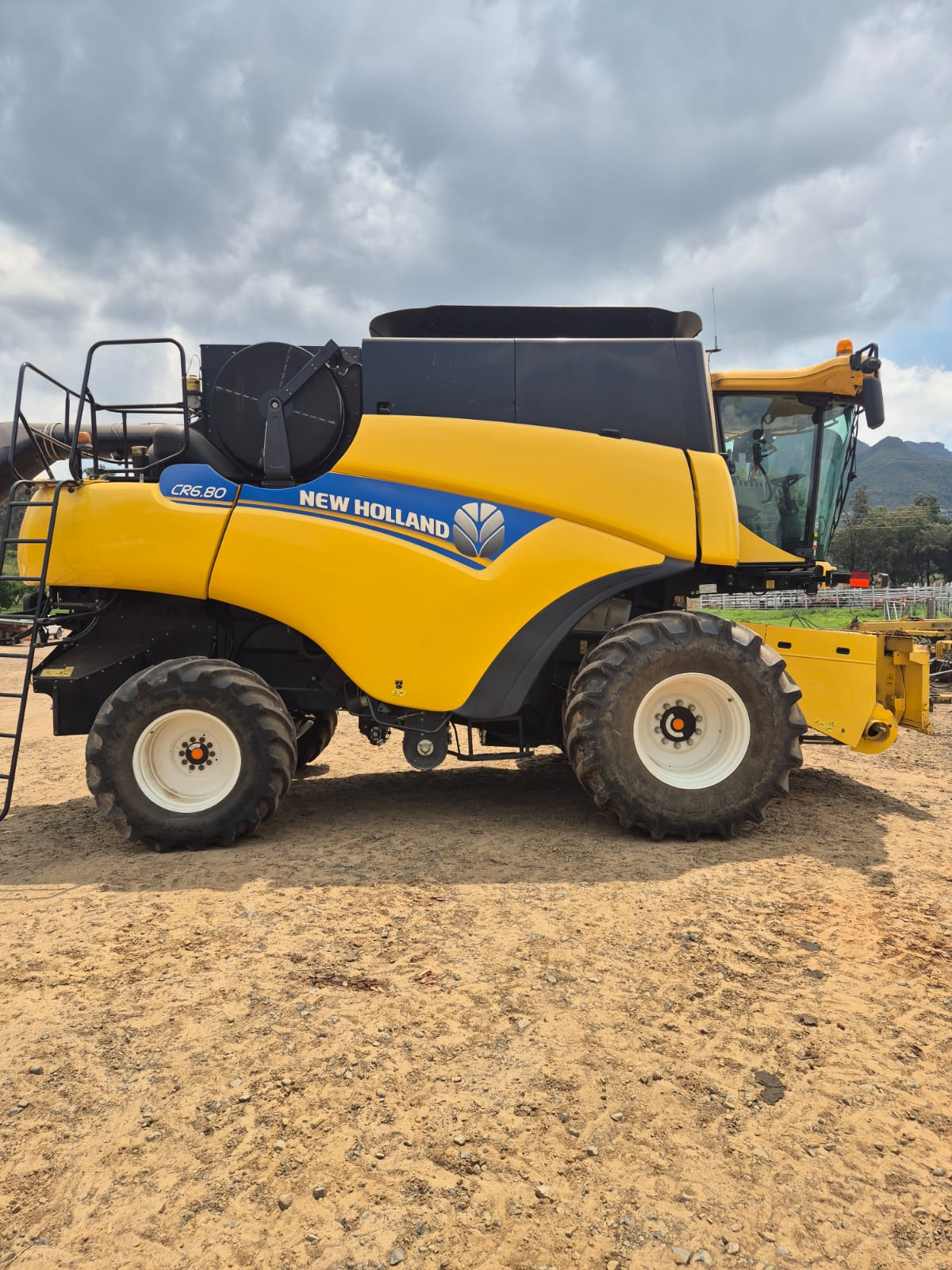 New Holland CR6.80 Stroper / Combine Harvester - Image 3