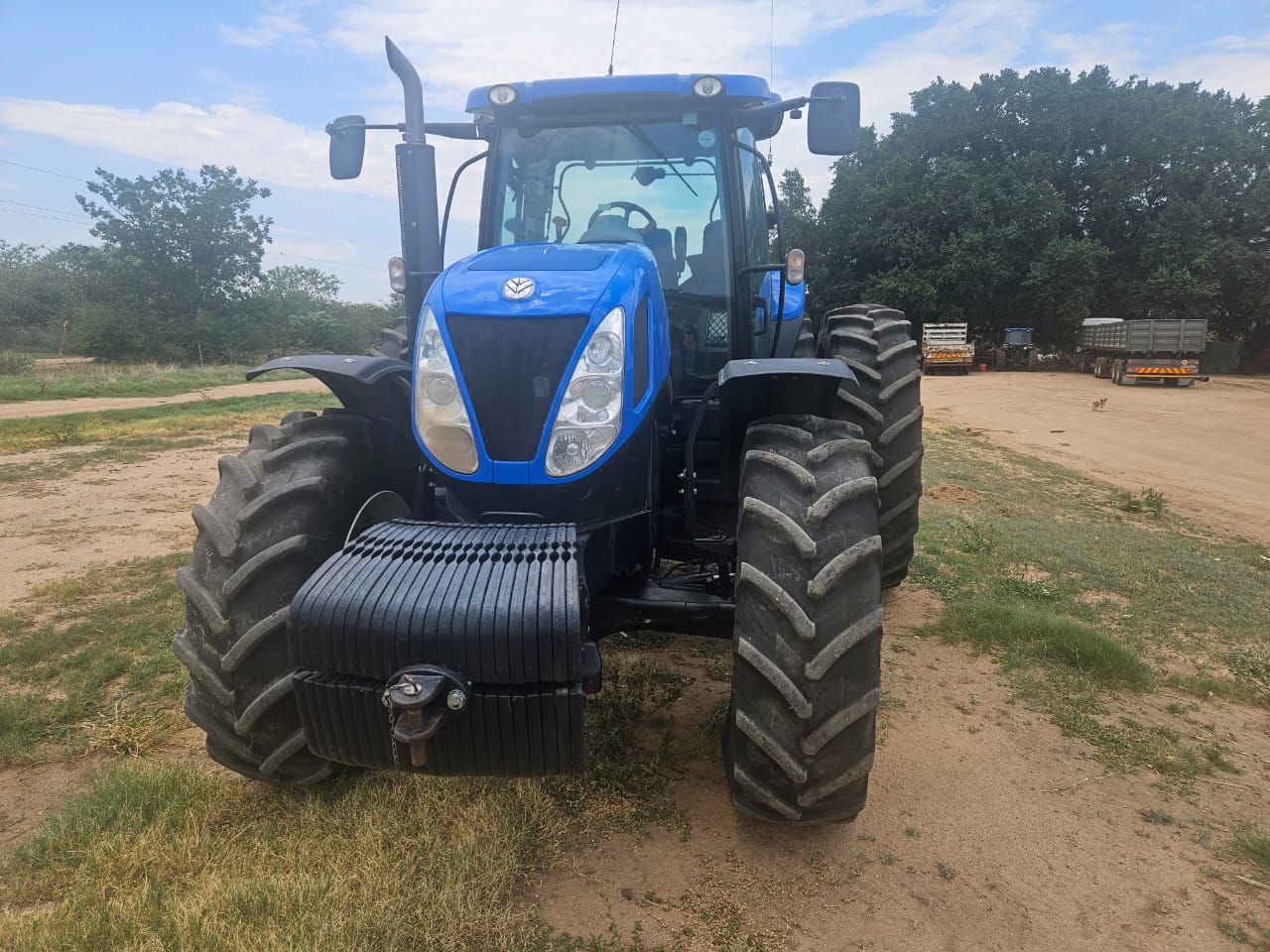 New Holland T7060 Trekker / Tractor - Image 6