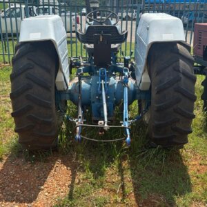 Alternative view of Ford 4600 Trekker / Tractor