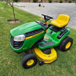 John Deere E 110 Mower