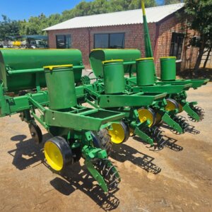 4 Row John Deere Mielie / Maize Planter