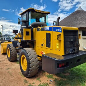 Alternative view of SEM 636D Front End Loader / Voorlaaier