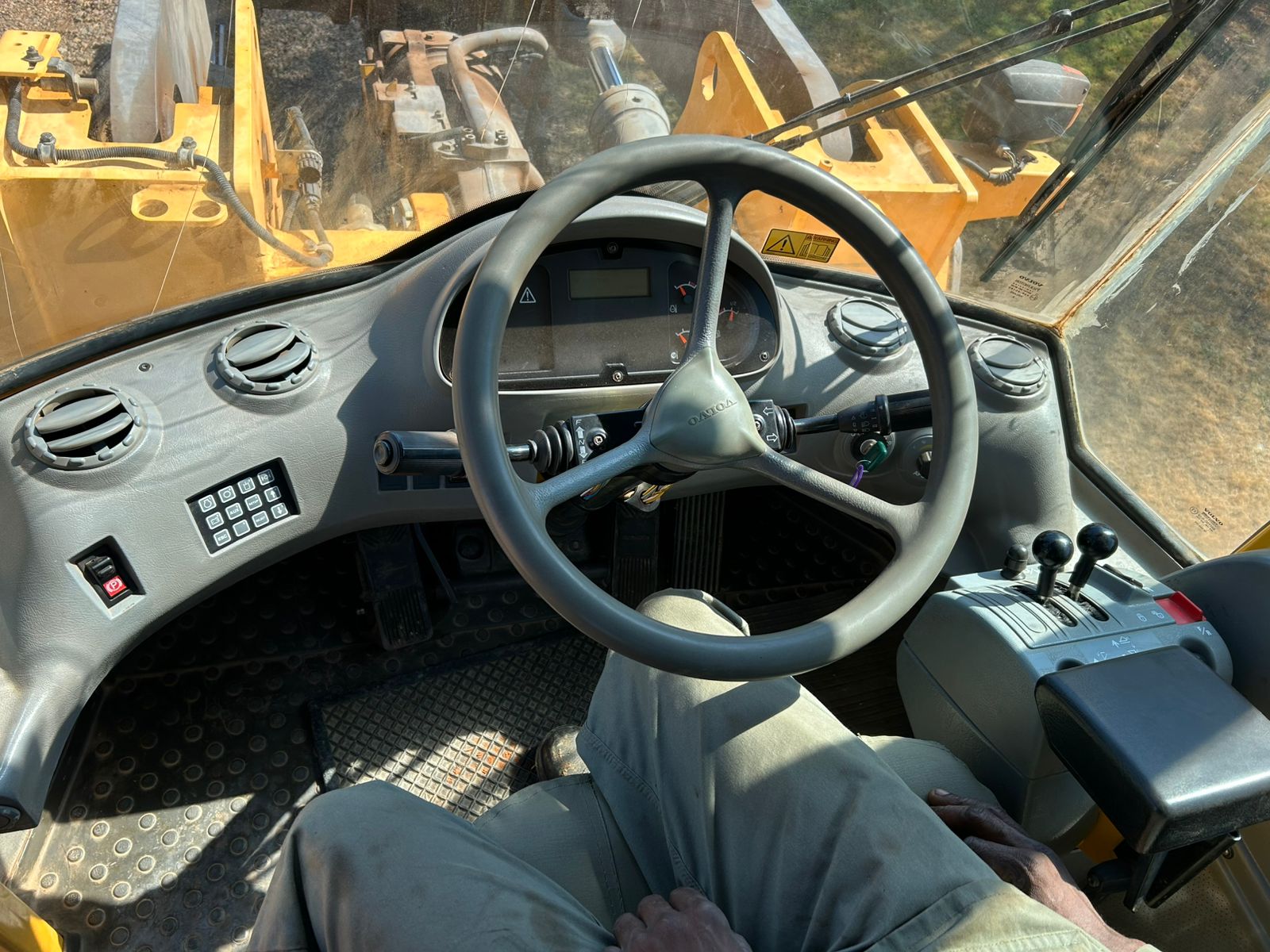 Volvo L120E Front End Loader / Voorlaaier - Image 2