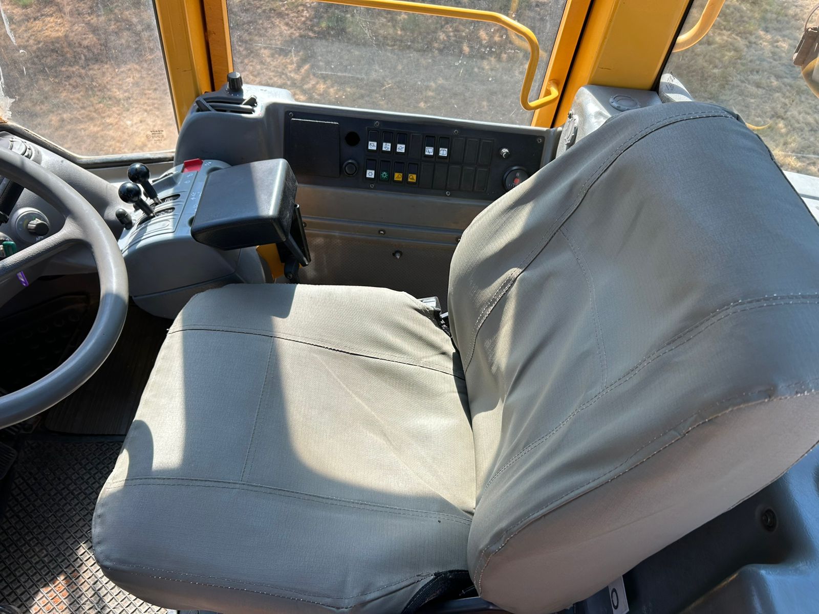 Volvo L120E Front End Loader / Voorlaaier - Image 4