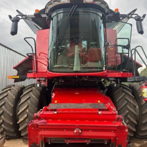 Alternative view of Case 7250 4x4 Combine Harvester / Stroper