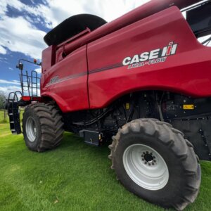 Alternative view of Case 5150 Combine Harvester / Stroper