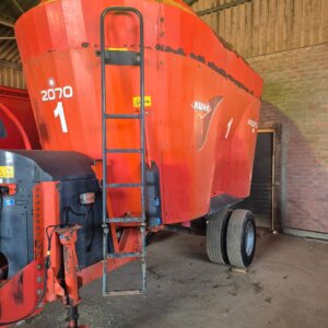 9.5 Ton Kuhn Profile 2070 Feed Mixer / Voermenger