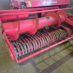 Alternative view of Kverneland TA 622 Silage Cutter