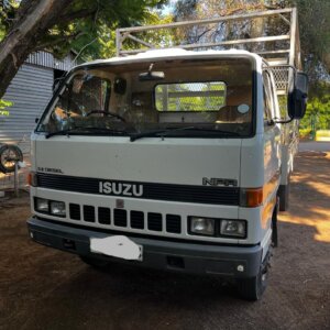 Alternative view of 1988 Isuzu NPR 3.5L Lorrie / Lorry