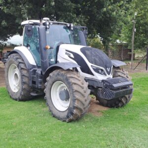 Valtra T194 Trekker / Tractor