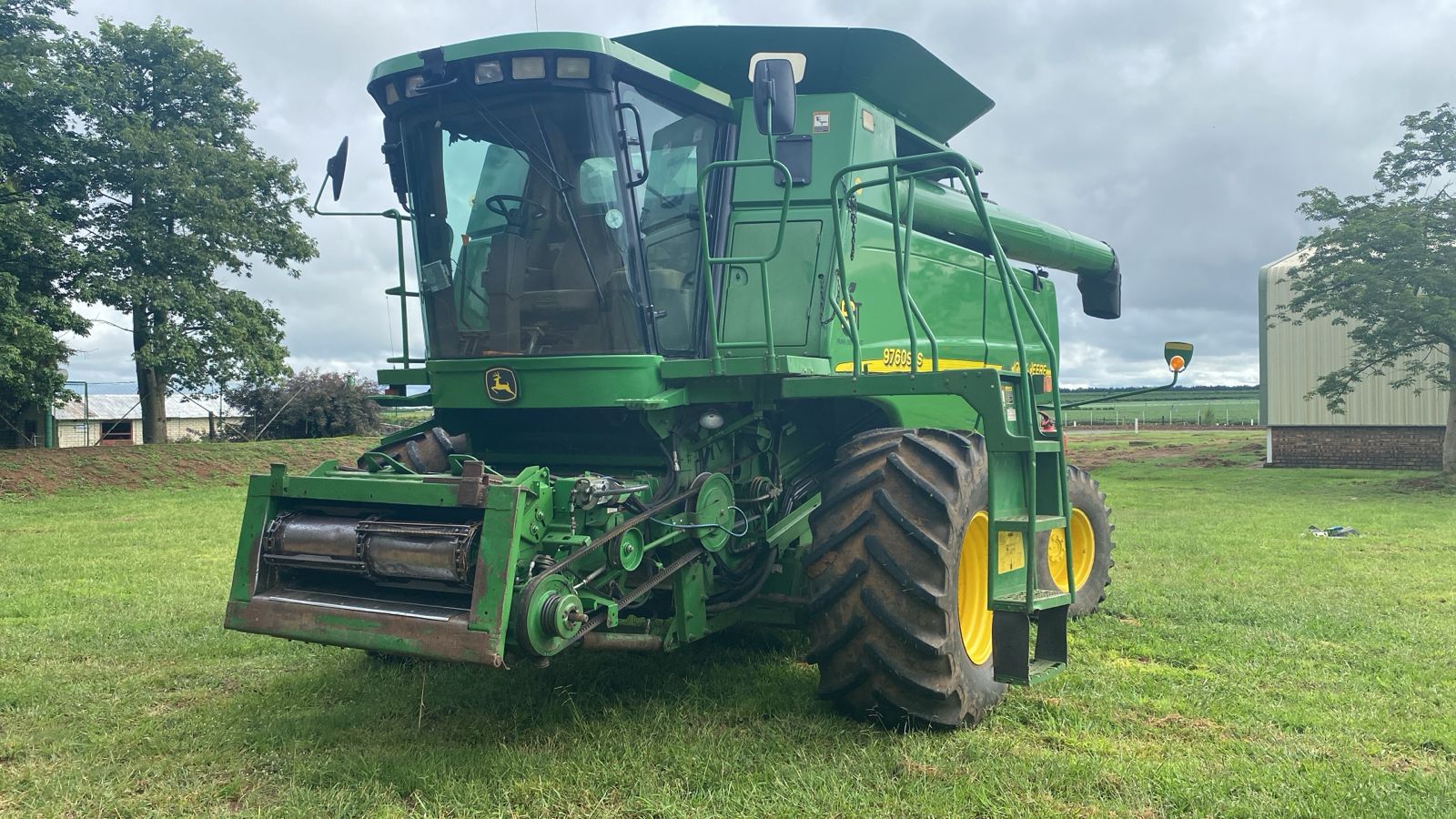 John Deere 9760 STS Stroper / Combine Harvester with John Deere 635 Flex Tafel / Table