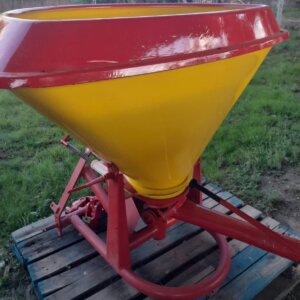 Fertilizer Spreader / Kunsmisstrooier