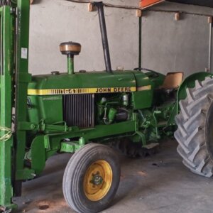 John Deere 1641 Trekker met Vurkhyser / Tractor with Forklift