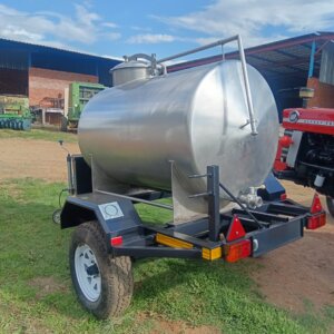 Alternative view of 1 000L Milk Tank Trailer / Melktenk Sleepwa