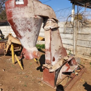 Alternative view of LM Junior Elektriese Hammermeul / Electric Hammer Mill
