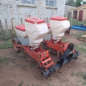 2 Ry / Row Kuhn Planter
