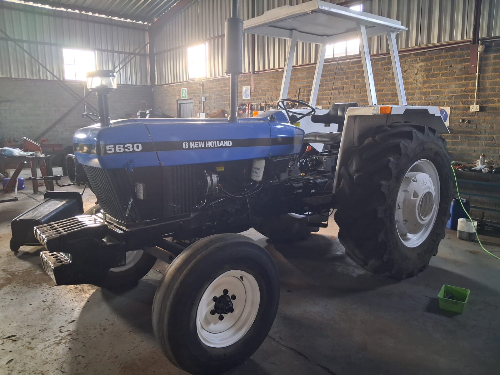 New Holland 5630 4x2 Trekker / Tractor - Image 3