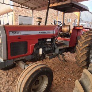 Massey Ferguson 399 Trekker / Tractor
