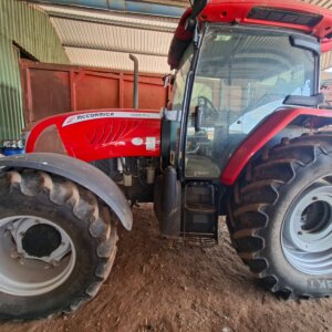 Alternative view of McCormick D125 Max Trekker / Tractor