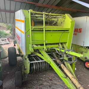 Alternative view of 2x Claas 46 Round / Ronde Baler