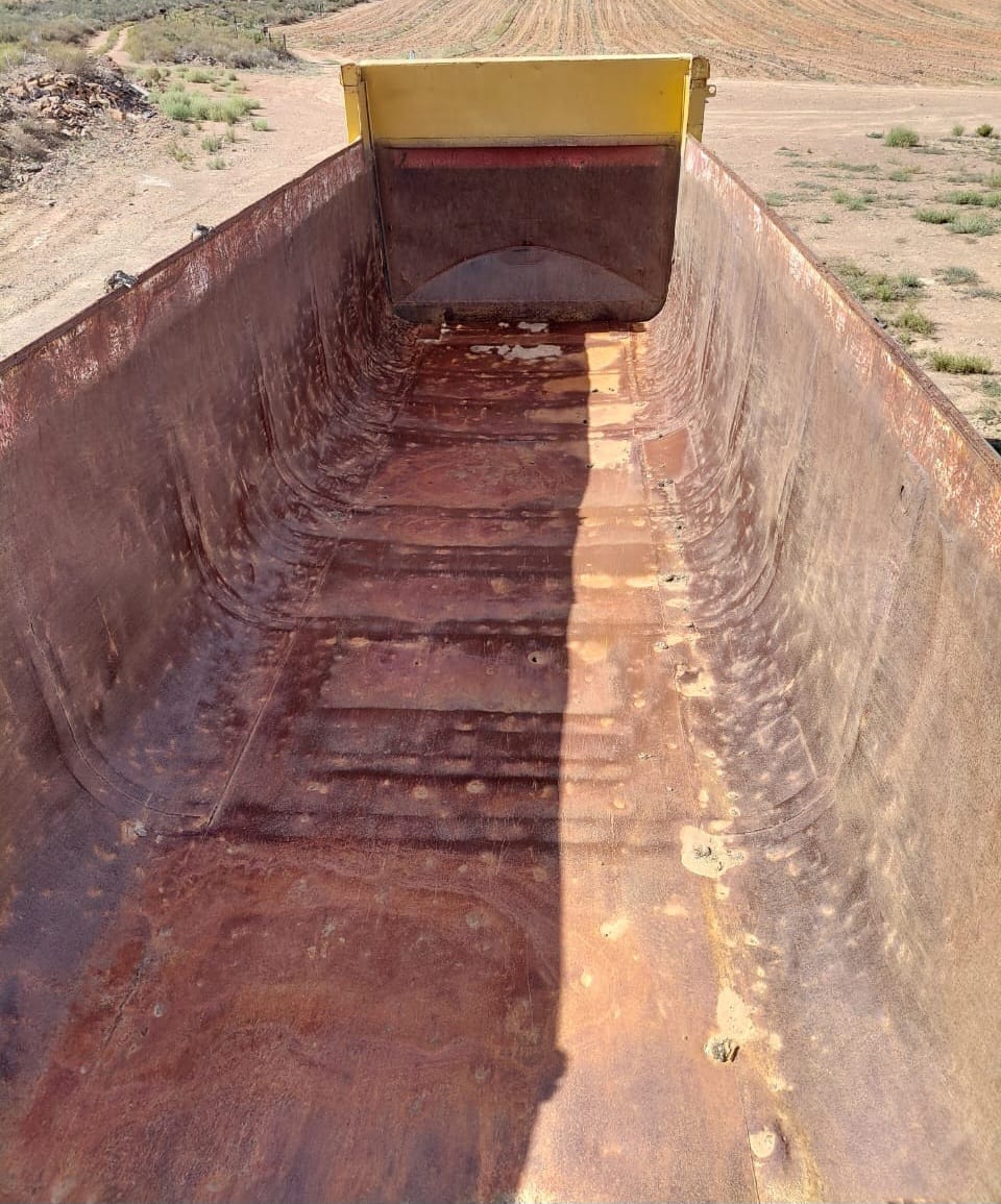 36 Cube Henred Fruehauf Sloper Trailer / Sleepwa - Image 4