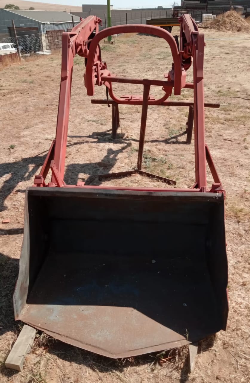 Quicke Front End Loader Attachment / Voorlaaier Aanhegsel - Image 3