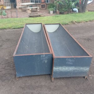 2x 2.2 Meter Voer Krippe / Feeding Cribs