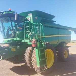 John Deere S670 Stroper / Combine Harvester