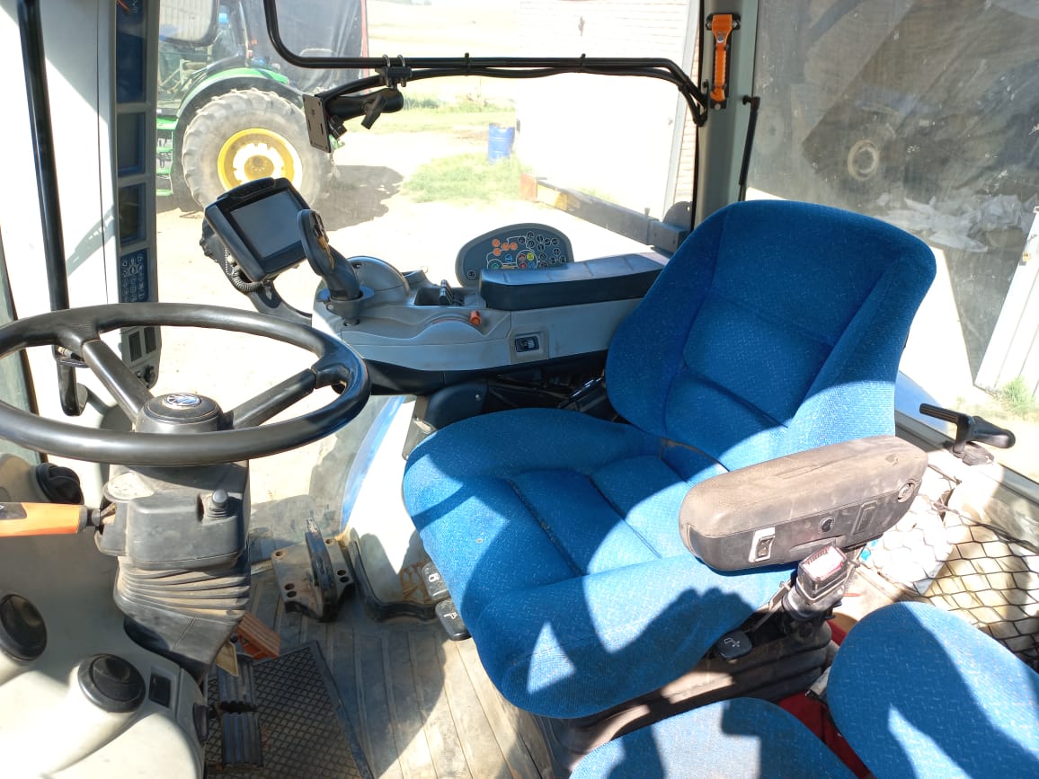 New Holland T8 390 Trekker / Tractor - Image 4