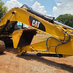 Alternative view of 2x CAT 320D Excavator / Graafmasjien