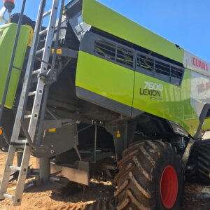 Alternative view of Claas Lexion 7600 Terre Trac Combine Harvester / Stroper
