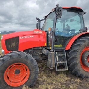 Kubota M135 GX 11 Trekker / Tractor