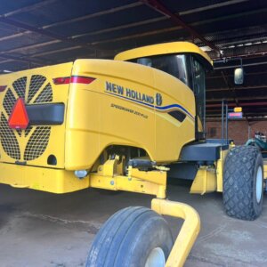 New Holland 200 Plus Speedrower with 5m Header