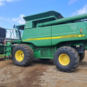 Alternative view of John Deere 9660 STS 4x4 Stroper / Combine Harvester