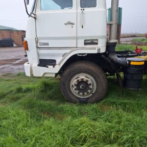 Alternative view of Isuzu SPR Enkel As Voorhakker Trok / Single Axle Horse Truck
