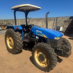 2x New Holland TT75 4x4 Trekker / Tractor
