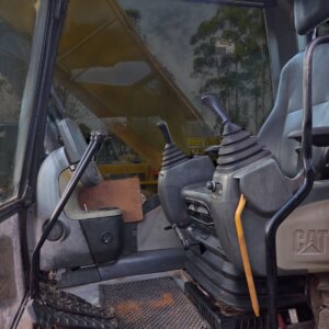 Alternative view of CAT 323D Graafmasjien / Excavator